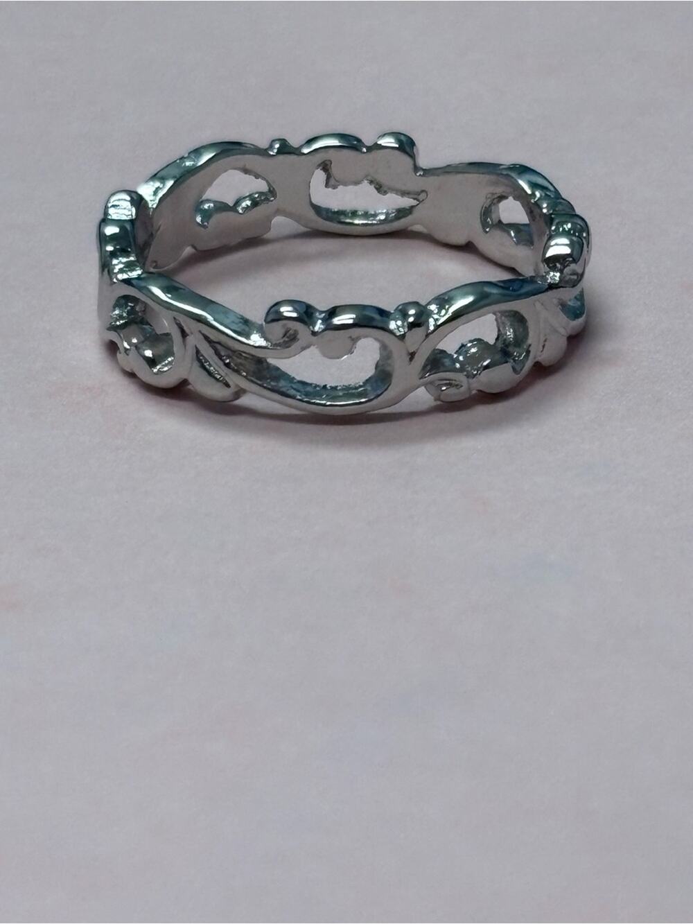 Silver Tone Scroll Eternity Ring – Size 7 / 17mm – NWOT ✨